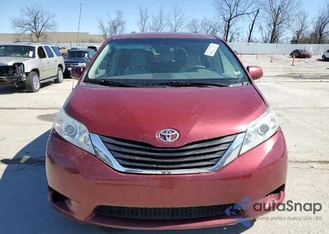 2011 Toyota Sienna Le z USA, uszkodzony, nr VIN 5TDKK3DC2BS041724